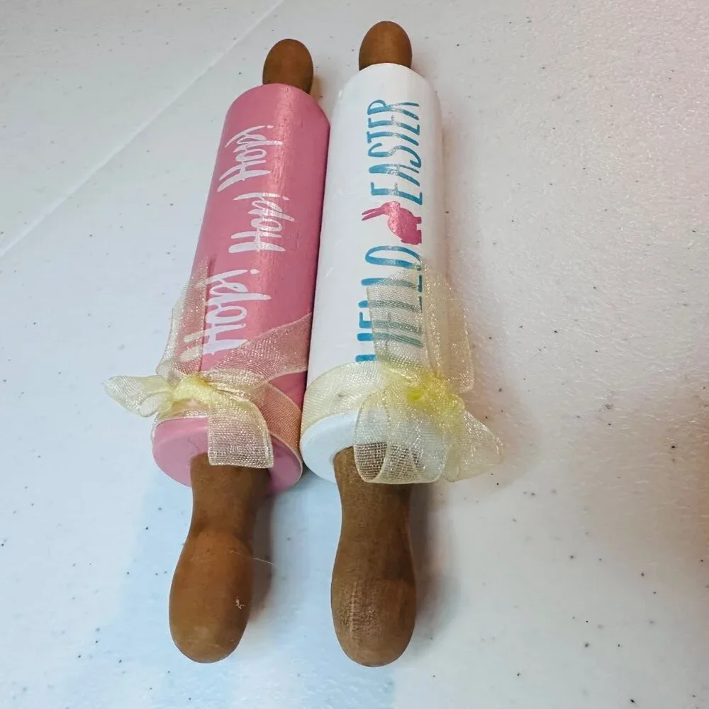 Set of 2 Easter mini rolling pins decoration Hop! Hop! Hop! and Hello Easter